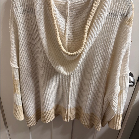 POL White/Tan Zip Up Hooded Sweater with Stars Size Medium NEVER WORN - Picture 7 of 16